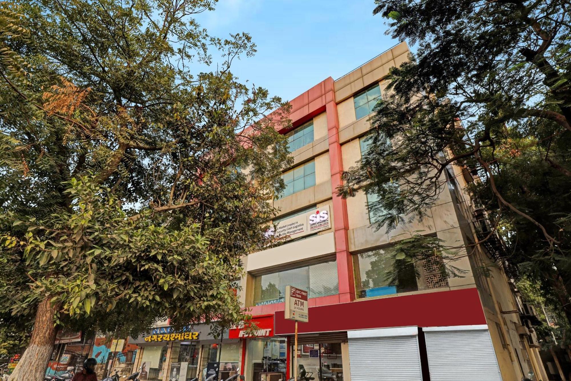 Capital O Bhavya Villa Ahmedabad Exterior foto